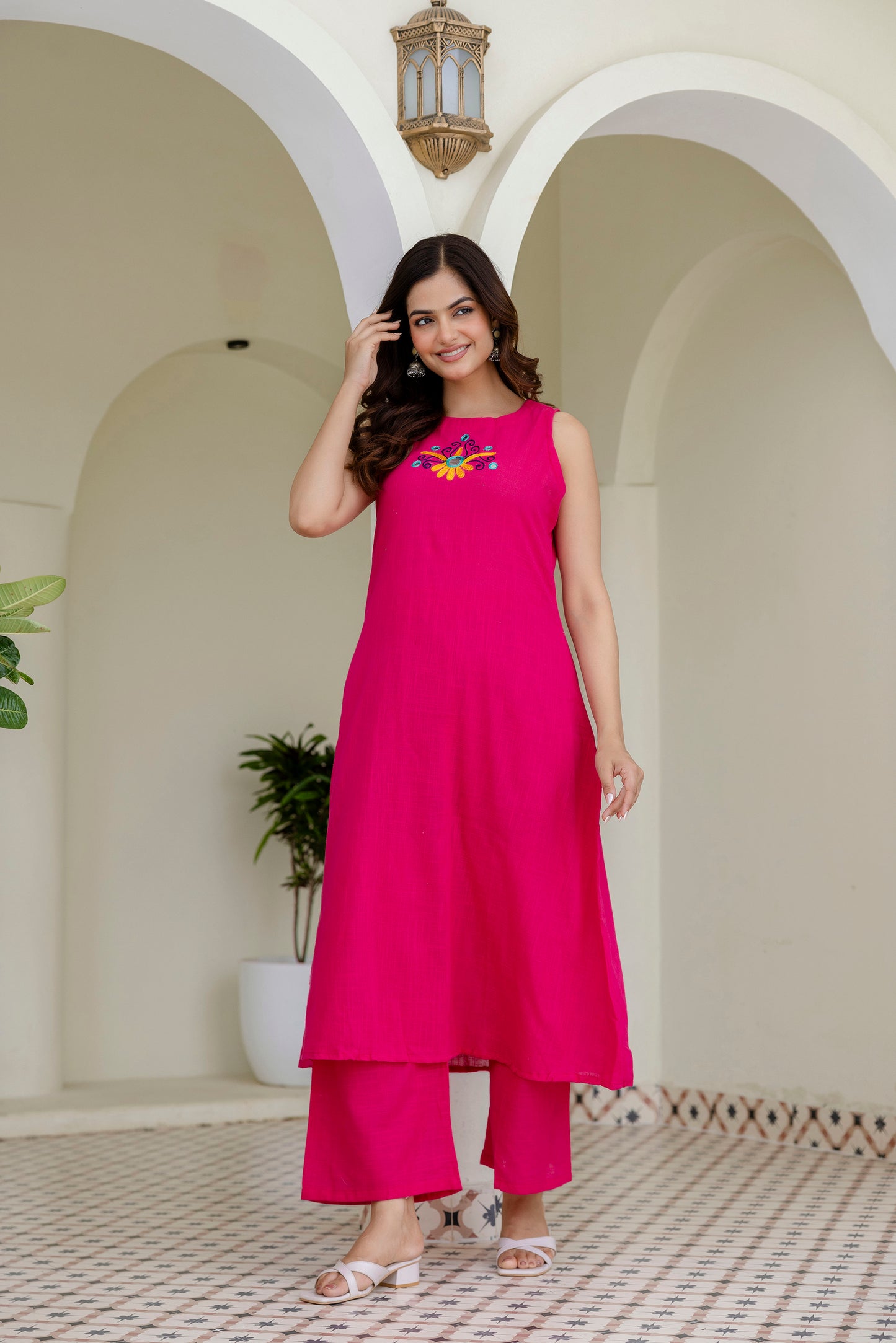 Pink embroidery sleeveless kurta pant set