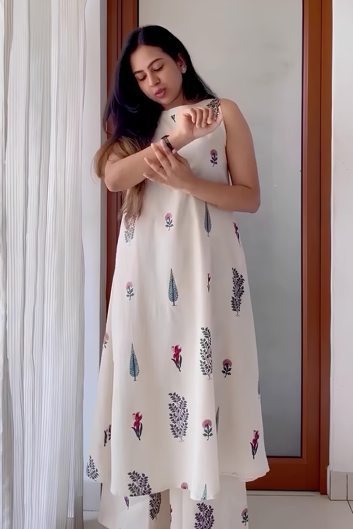 HANDBLOCK-PRINTED KURTA SET β A TIMELESS PIECE THAT BLENDS SIMPLICITY WITH SOPHISTICATION