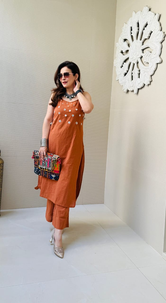 Gleam Hand Mirror Kurta Set