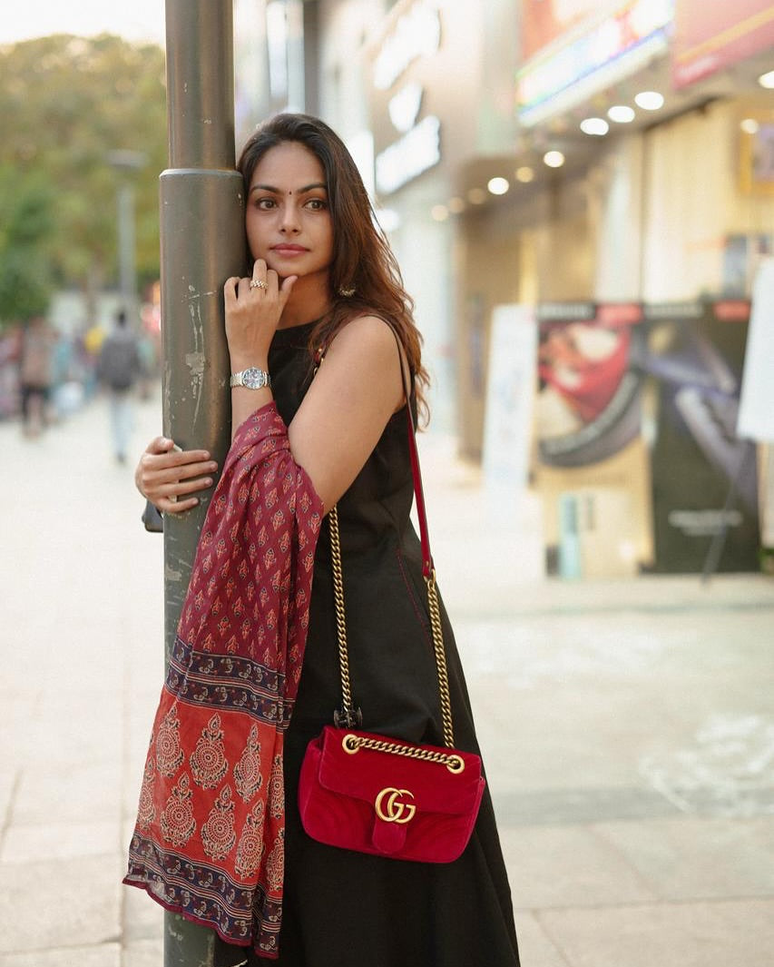 ELEVATE UR STYLE IN OUR CLASSY HANDLOOM A LINE KURTI PANT DUPATTA SET
